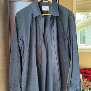 Long sleeve men’s button down shirt
